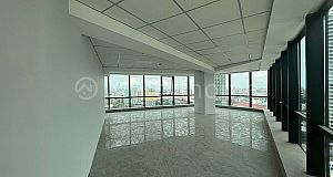 3-Direction Corner Office Space for Sales